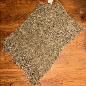 Nicole’s Boutique - Chenille Poncho - NEW WITH TAGS